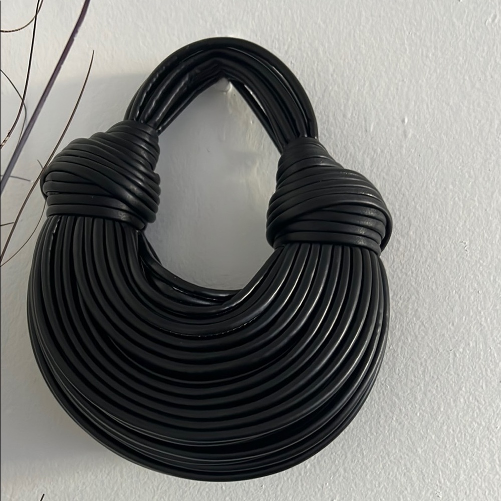 Elegant Black Coiled Purse